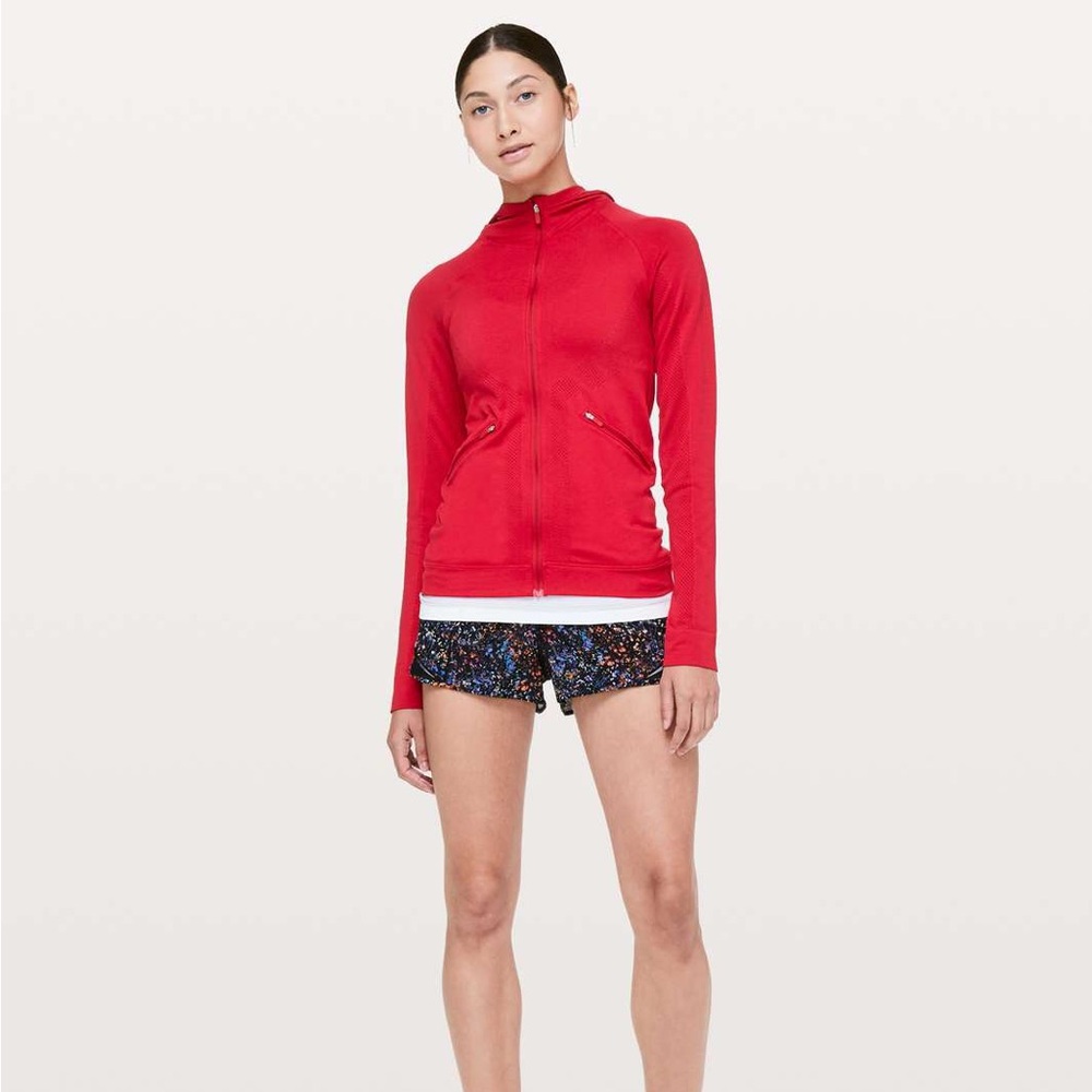Lululemon Hotty Hot Short II *2.5" Flowerescent Multi / Black